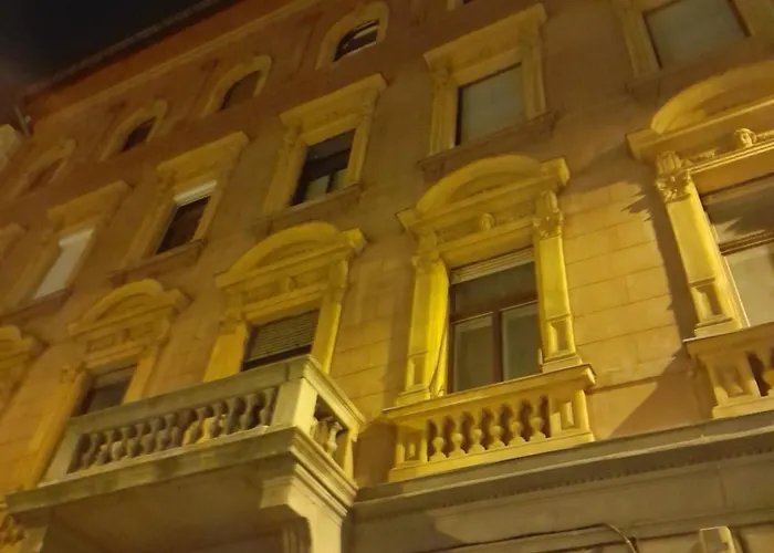 Shadowlily Budapeszt